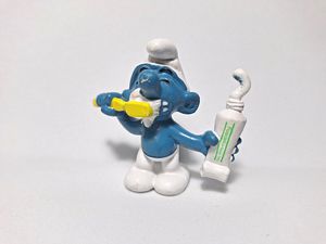Schtroumpf Fluocaril_dentaire_Schtroumpf_figurine-schtroumpf-promo-fluocaril(10a).jpg