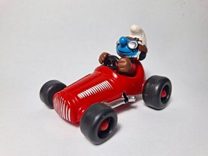 Super Schtroumpf_schtroumpf_Schtroumpf_super-schtroumpf-40255-schtroumpf-course-voiture-rouge(10a).jpg