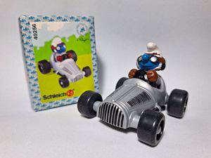 Super Schtroumpf_schtroumpf_Schtroumpf_super-schtroumpf-40256-schtroumpf-course-voiture-argent(10a).jpg