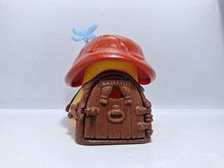 Petite Maison Schtroumpf Je collectionne...village_maison_pte_Schtroumpf_petite-maison-schtroumpfs-rouge-village(10a).jpg
